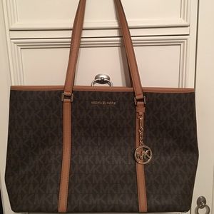 Michael kors handbag